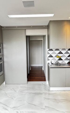Apartamento à venda com 252m², 4 quartos e 4 vagas Apartamento à venda com 252m², 4 quartos e 4 vagasCozinha