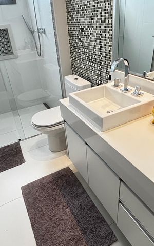 Apartamento à venda com 252m², 4 quartos e 4 vagas Apartamento à venda com 252m², 4 quartos e 4 vagasBanheiro da Suíte 3