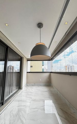 Apartamento à venda com 252m², 4 quartos e 4 vagas Apartamento à venda com 252m², 4 quartos e 4 vagasSala de Jantar - Varanda
