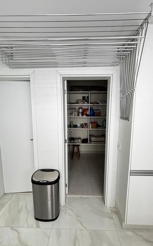 Apartamento à venda com 252m², 4 quartos e 4 vagas Apartamento à venda com 252m², 4 quartos e 4 vagasÁrea de Serviço