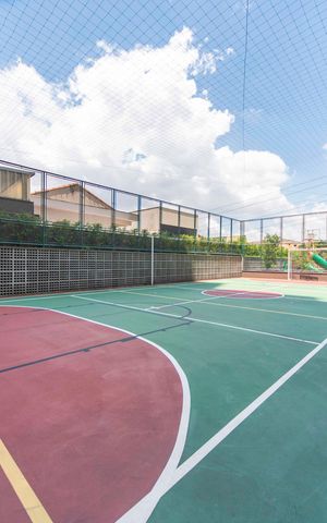 Apartamento à venda com 252m², 4 quartos e 4 vagas Apartamento à venda com 252m², 4 quartos e 4 vagasQuadra