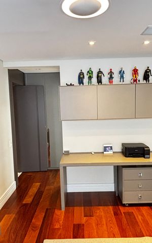 Apartamento à venda com 252m², 4 quartos e 4 vagas Apartamento à venda com 252m², 4 quartos e 4 vagasSuíte 4