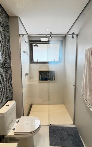 Apartamento à venda com 252m², 4 quartos e 4 vagas Apartamento à venda com 252m², 4 quartos e 4 vagasBanheiro da Suíte 2