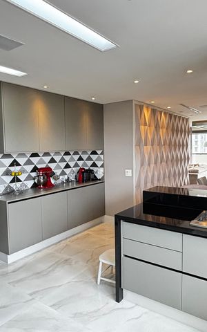 Apartamento à venda com 252m², 4 quartos e 4 vagas Apartamento à venda com 252m², 4 quartos e 4 vagasCozinha