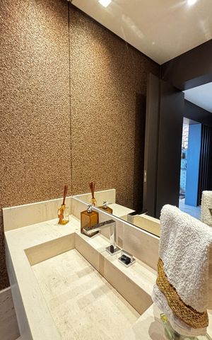 Apartamento à venda com 252m², 4 quartos e 4 vagas Apartamento à venda com 252m², 4 quartos e 4 vagasLavabo