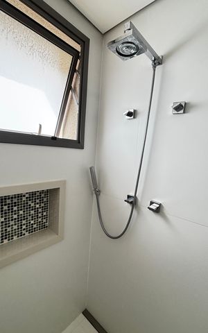 Apartamento à venda com 252m², 4 quartos e 4 vagas Apartamento à venda com 252m², 4 quartos e 4 vagasBanheiro da Suíte 3