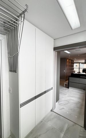 Apartamento à venda com 252m², 4 quartos e 4 vagas Apartamento à venda com 252m², 4 quartos e 4 vagasÁrea de Serviço