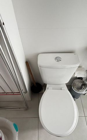 Apartamento à venda com 252m², 4 quartos e 4 vagas Apartamento à venda com 252m², 4 quartos e 4 vagasÁrea de Serviço - Banheiro