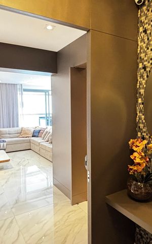 Apartamento à venda com 252m², 4 quartos e 4 vagas Apartamento à venda com 252m², 4 quartos e 4 vagasHall de Entrada