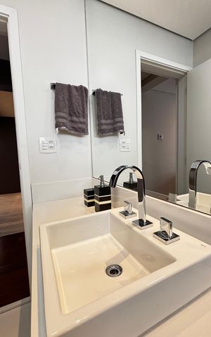 Apartamento à venda com 252m², 4 quartos e 4 vagas Apartamento à venda com 252m², 4 quartos e 4 vagasBanheiro da Suíte 4