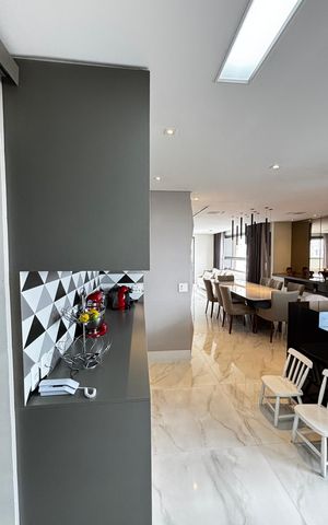 Apartamento à venda com 252m², 4 quartos e 4 vagas Apartamento à venda com 252m², 4 quartos e 4 vagasCozinha