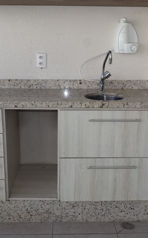 Apartamento à venda com 77m², 2 quartos e 1 vagaVaranda