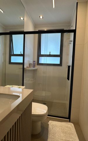 Apartamento à venda com 95m², 2 quartos e 2 vagas Apartamento à venda com 95m², 2 quartos e 2 vagasBanheiro da Suíte 1