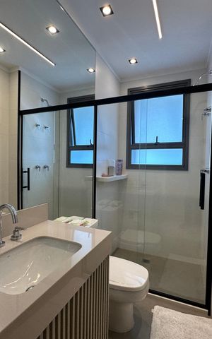 Apartamento à venda com 95m², 2 quartos e 2 vagas Apartamento à venda com 95m², 2 quartos e 2 vagasBanheiro da Suíte 1