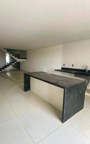 Casa à venda com 145m², 3 quartos e 2 vagas