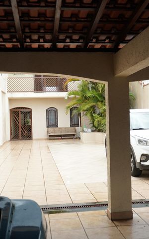 Casa à venda com 265m², 3 quartos e 10 vagasGaragem