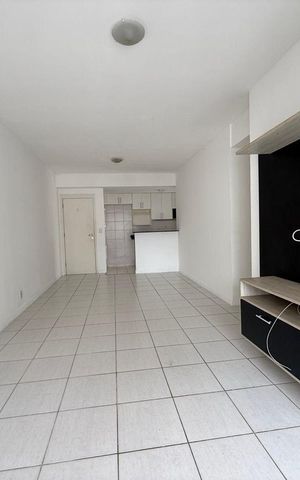 Apartamento à venda com 96m², 3 quartos e 1 vaga Apartamento à venda com 96m², 3 quartos e 1 vagaSala