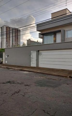 Casa à venda com 220m², 3 quartos e sem vaga
