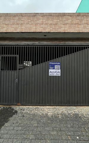 Casa para alugar com 40m², 1 quarto e sem vaga Casa para alugar com 40m², 1 quarto e sem vagaFachada+Placa