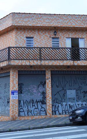 Casa à venda com 203m², 3 quartos e 1 vagaPlaca GRANDE instalada na fachada do imóvel, dia 08.09.2026 - Código da placa: KYET-246