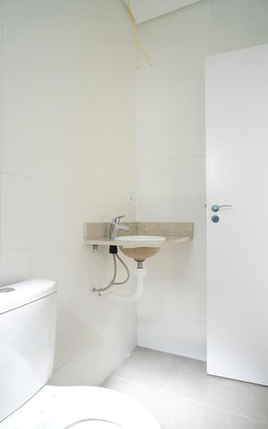 Apartamento à venda com 67m², 2 quartos e 2 vagasBanheiro da suíte 1