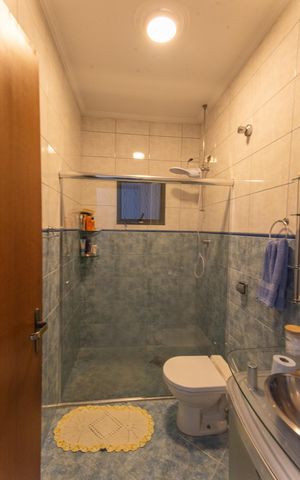 Casa à venda com 185m², 3 quartos e 3 vagas Casa à venda com 185m², 3 quartos e 3 vagasBanheiro
