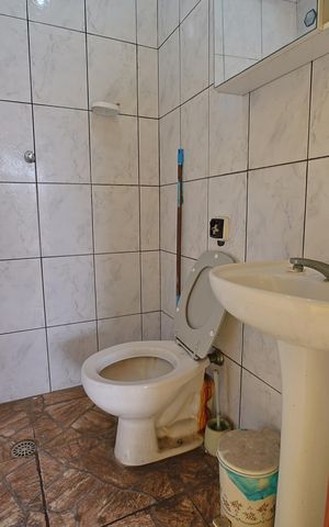 Casa à venda com 290m², 3 quartos e 4 vagasBanheiro 2
