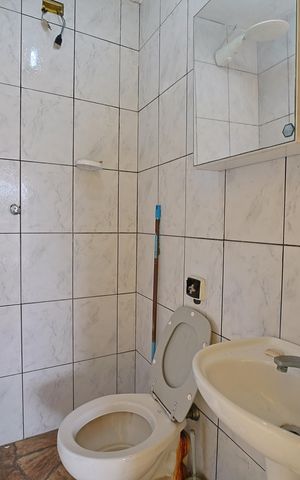 Casa à venda com 290m², 3 quartos e 4 vagasBanheiro 2