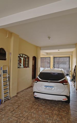 Casa à venda com 290m², 3 quartos e 4 vagasGaragem