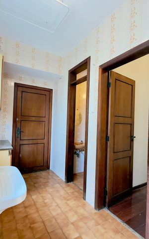 Apartamento à venda com 140m², 4 quartos e 2 vagas Apartamento à venda com 140m², 4 quartos e 2 vagasÁrea de serviço