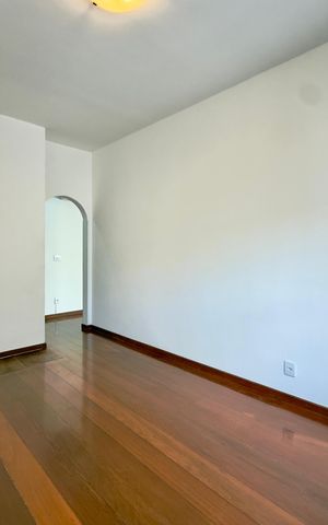 Apartamento à venda com 140m², 4 quartos e 2 vagas Apartamento à venda com 140m², 4 quartos e 2 vagasQuarto 1