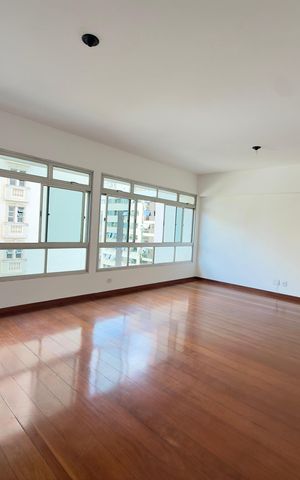Apartamento à venda com 140m², 4 quartos e 2 vagas Apartamento à venda com 140m², 4 quartos e 2 vagasSala