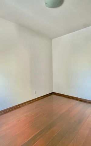 Apartamento à venda com 140m², 4 quartos e 2 vagas Apartamento à venda com 140m², 4 quartos e 2 vagasSuíte