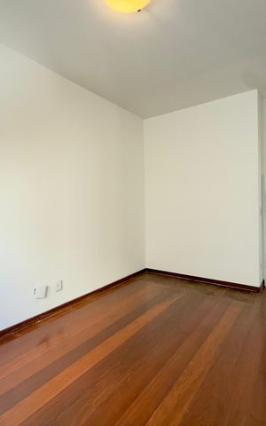 Apartamento à venda com 140m², 4 quartos e 2 vagas Apartamento à venda com 140m², 4 quartos e 2 vagasQuarto 1