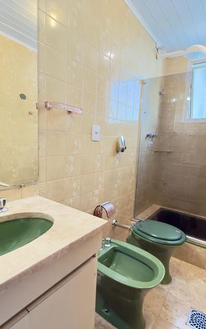 Apartamento à venda com 140m², 4 quartos e 2 vagas Apartamento à venda com 140m², 4 quartos e 2 vagasBanheiro Social