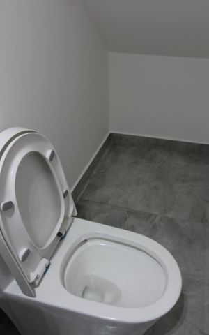 Casa à venda com 145m², 3 quartos e 2 vagasBanheiro 2