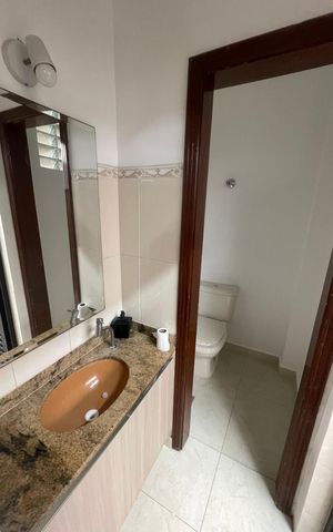 Casa para alugar com 160m², 3 quartos e 2 vagas Casa para alugar com 160m², 3 quartos e 2 vagasBanheiro de serviço