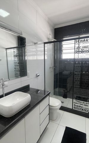 Casa para alugar com 160m², 3 quartos e 2 vagas Casa para alugar com 160m², 3 quartos e 2 vagasBanheiro da Suíte