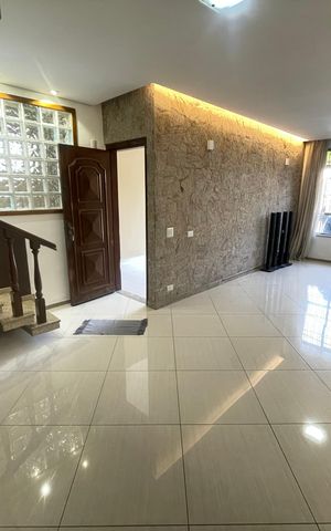 Casa para alugar com 160m², 3 quartos e 2 vagas Casa para alugar com 160m², 3 quartos e 2 vagasSala