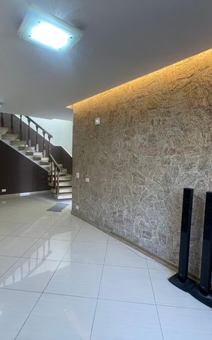 Casa para alugar com 160m², 3 quartos e 2 vagas Casa para alugar com 160m², 3 quartos e 2 vagasSala