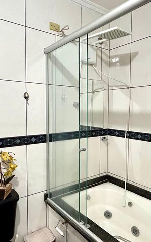 Casa à venda com 212m², 3 quartos e 2 vagas Casa à venda com 212m², 3 quartos e 2 vagasBanheiro 1