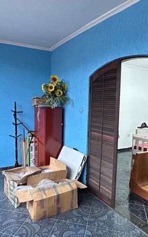 Casa à venda com 212m², 3 quartos e 2 vagas Casa à venda com 212m², 3 quartos e 2 vagasSacada