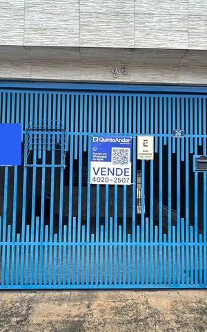 Casa à venda com 212m², 3 quartos e 2 vagas Casa à venda com 212m², 3 quartos e 2 vagasPlaca instalada na fachada do imóvel