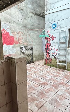 Casa à venda com 212m², 3 quartos e 2 vagas Casa à venda com 212m², 3 quartos e 2 vagasÁrea de Serviço e Quintal