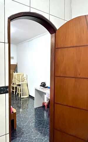 Casa à venda com 212m², 3 quartos e 2 vagas Casa à venda com 212m², 3 quartos e 2 vagasBanheiro 1