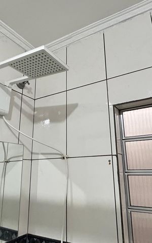 Casa à venda com 212m², 3 quartos e 2 vagas Casa à venda com 212m², 3 quartos e 2 vagasBanheiro 1
