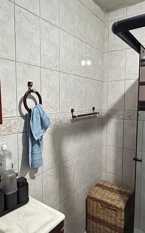 Casa à venda com 212m², 3 quartos e 2 vagas Casa à venda com 212m², 3 quartos e 2 vagasBanheiro 3