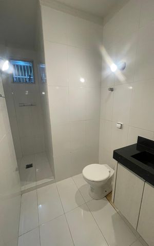 Apartamento para alugar com 100m², 2 quartos e 1 vaga Apartamento para alugar com 100m², 2 quartos e 1 vagaBanheiro da Suíte