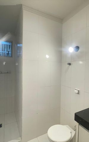 Apartamento para alugar com 100m², 2 quartos e 1 vaga Apartamento para alugar com 100m², 2 quartos e 1 vagaBanheiro da Suíte