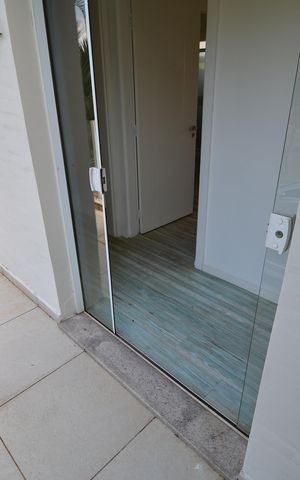 Casa de condomínio à venda com 300m², 3 quartos e 4 vagasSacada